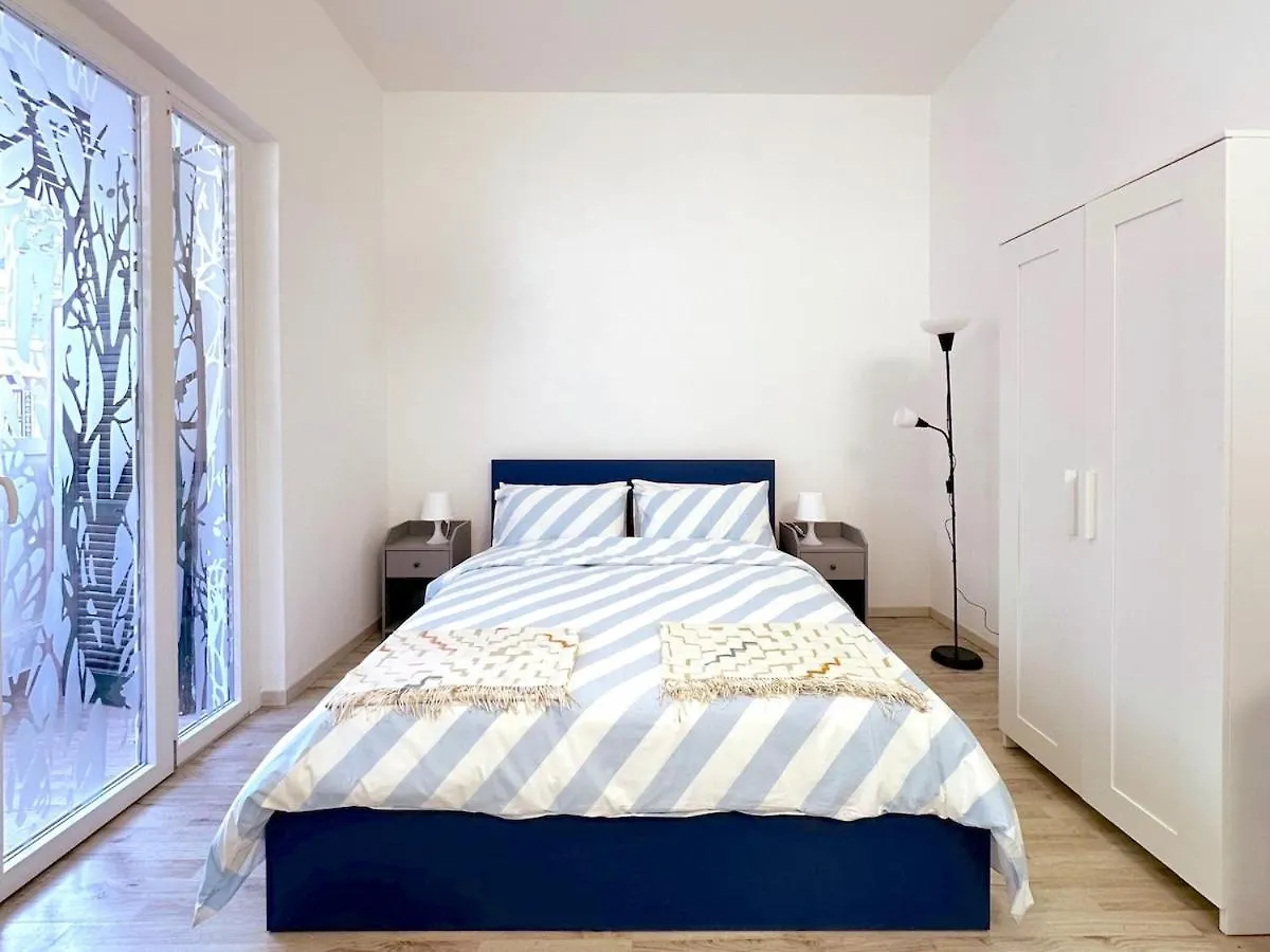 Casa Illi Welcomes You! A Nice, Comfortable Studio Milan Italy